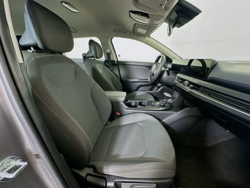 Used 2025 Kia K4 FWD image 30