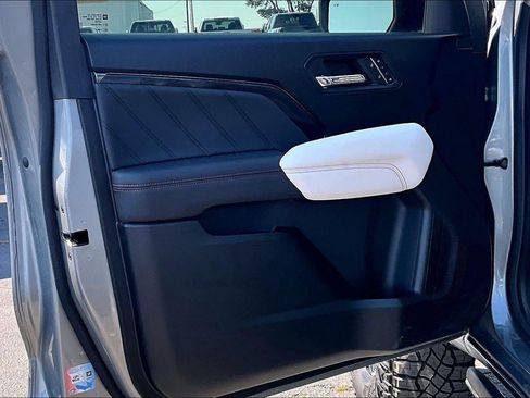 Used 2024 GMC Canyon AT4X AWD/4WD image 26