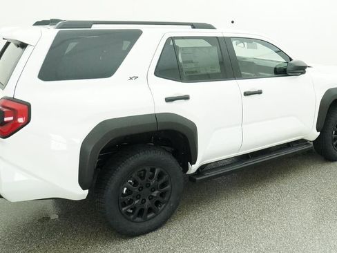 New 2026 Toyota 4Runner SR5 image 9