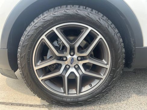 Used 2016 Ford Explorer Sport w/ Equipment Group 401A AWD/4WD image 9