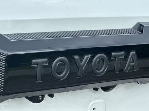 Used 2025 Toyota 4Runner 4WD image 18