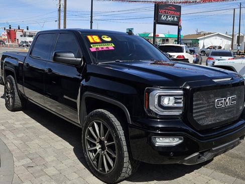 Used 2018 GMC Sierra 1500 SLT image 2