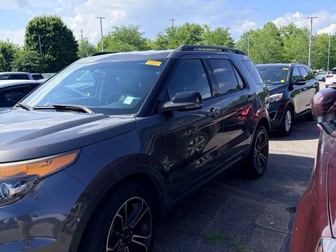 Used 2015 Ford Explorer Sport w/ Equipment Group 401A AWD/4WD image 10