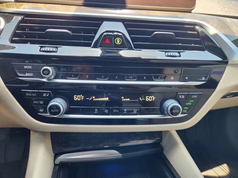 Used 2021 BMW 530i RWD image 18