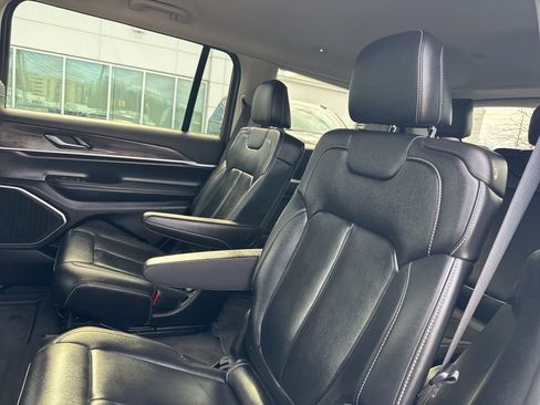 Used 2022 Jeep Grand Cherokee L Limited image 27