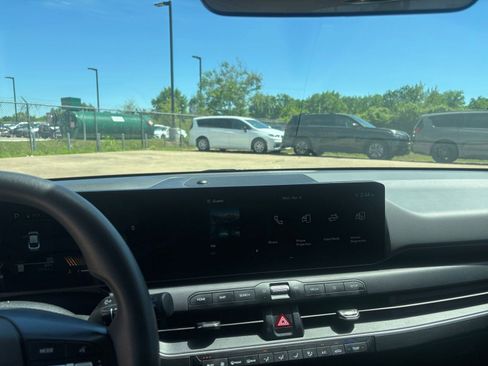 Used 2025 Kia K4 LXS image 17