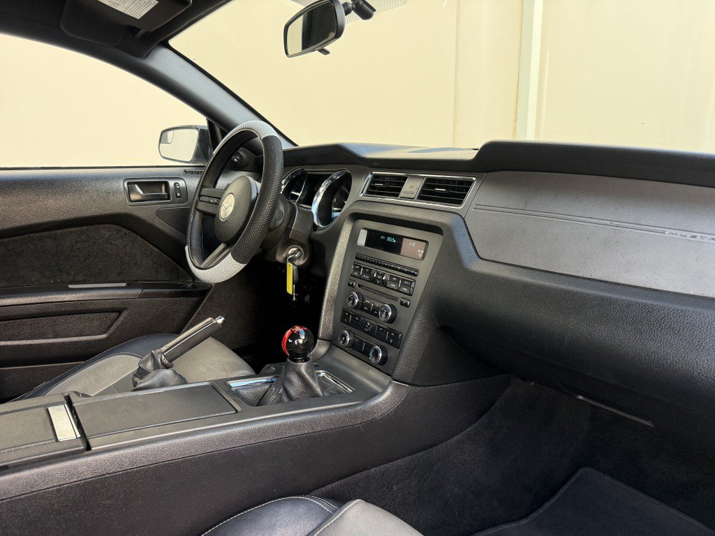 Used 2012 Ford Mustang Coupe RWD image 11
