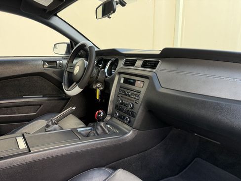 Used 2012 Ford Mustang Coupe RWD image 11