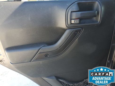 Used 2017 Jeep Wrangler Unlimited Sahara image 43