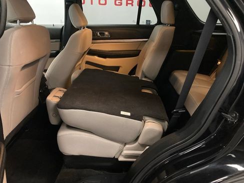 Used 2018 Ford Explorer XLT w/ Equipment Group 201A AWD/4WD image 30