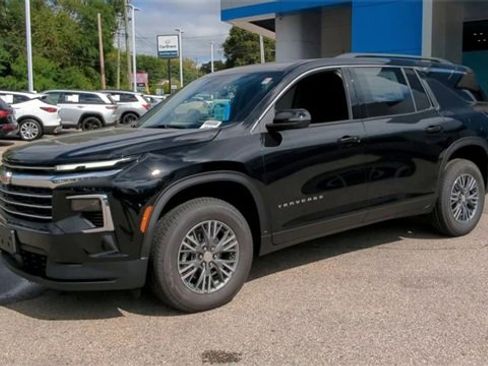 New 2026 Chevrolet Traverse LT w/ LPO, Floor Liner Package image 4