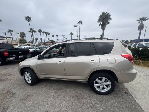 Used 2008 Toyota RAV4 Limited w/ Tow Prep Pkg AWD/4WD image 8