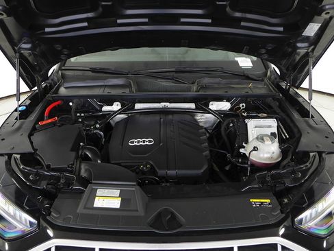 Used 2023 Audi Q5 Prestige w/ Prestige Package AWD/4WD image 6