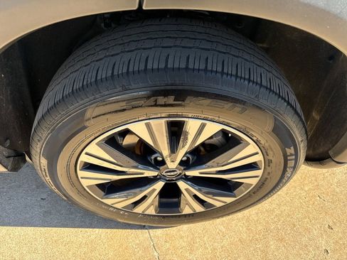 Used 2023 Nissan Rogue SV image 19