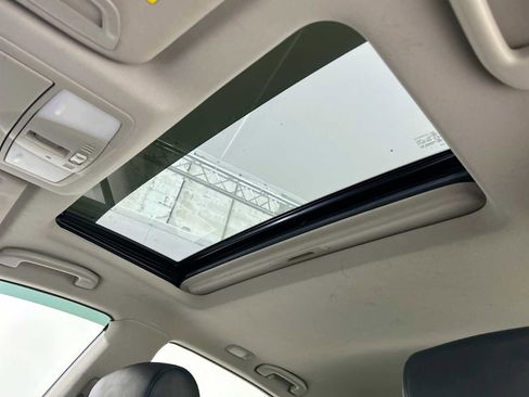 Used 2017 INFINITI QX50 AWD w/ Premium Plus Package image 16