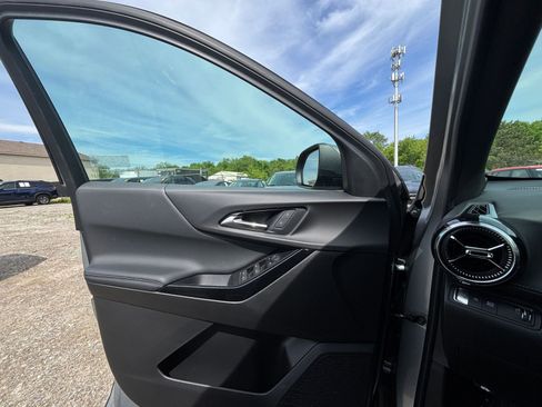 Used 2025 Chevrolet Equinox LT FWD image 18