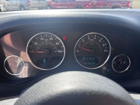 Used 2014 Jeep Wrangler Unlimited Sahara AWD/4WD image 27