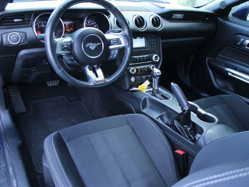 Used 2019 Ford Mustang Coupe image 4