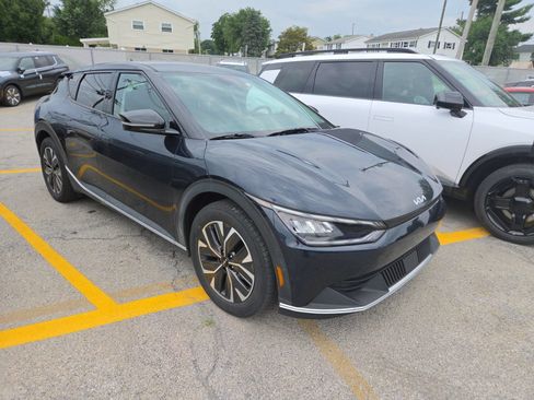 Certified 2024 Kia EV6 Light AWD/4WD image 3