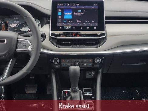 Used 2024 Jeep Compass Limited image 35