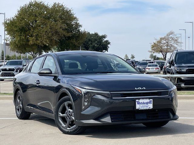 Used 2025 Kia K4 FWD image 2
