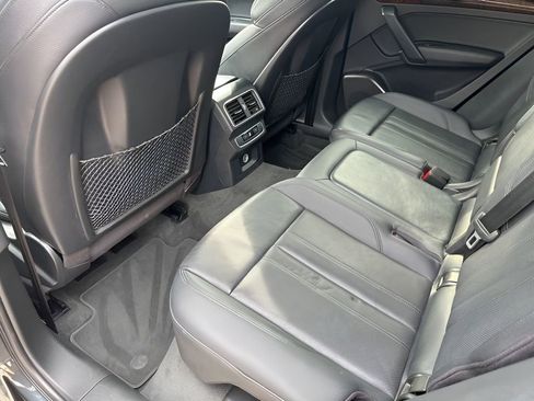 Used 2018 Audi Q5 2.0T Premium Plus w/ Premium Plus Package image 16