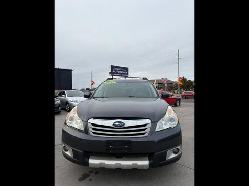 Used 2011 Subaru Outback 2.5i Limited image 1