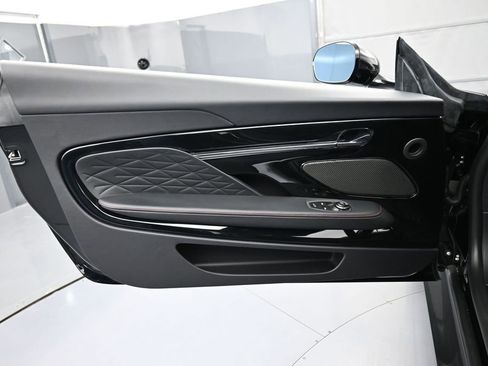 Used 2025 Aston Martin DB12 Coupe RWD image 15