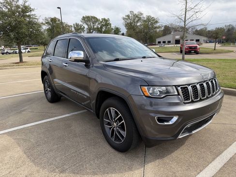 Used 2018 Jeep Grand Cherokee Limited image 4