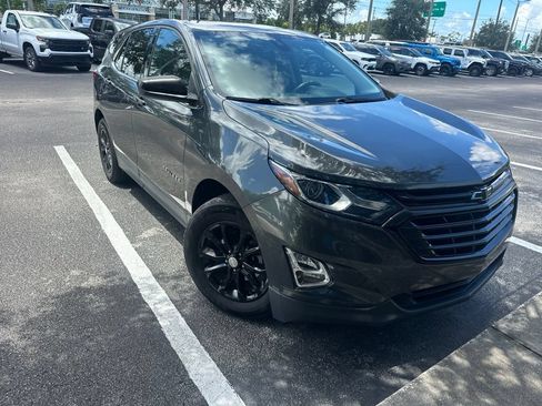 Used 2020 Chevrolet Equinox LT w/ Driver Convenience Package FWD image 3