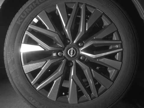 Used 2025 Nissan Altima 2.5 SV image 15