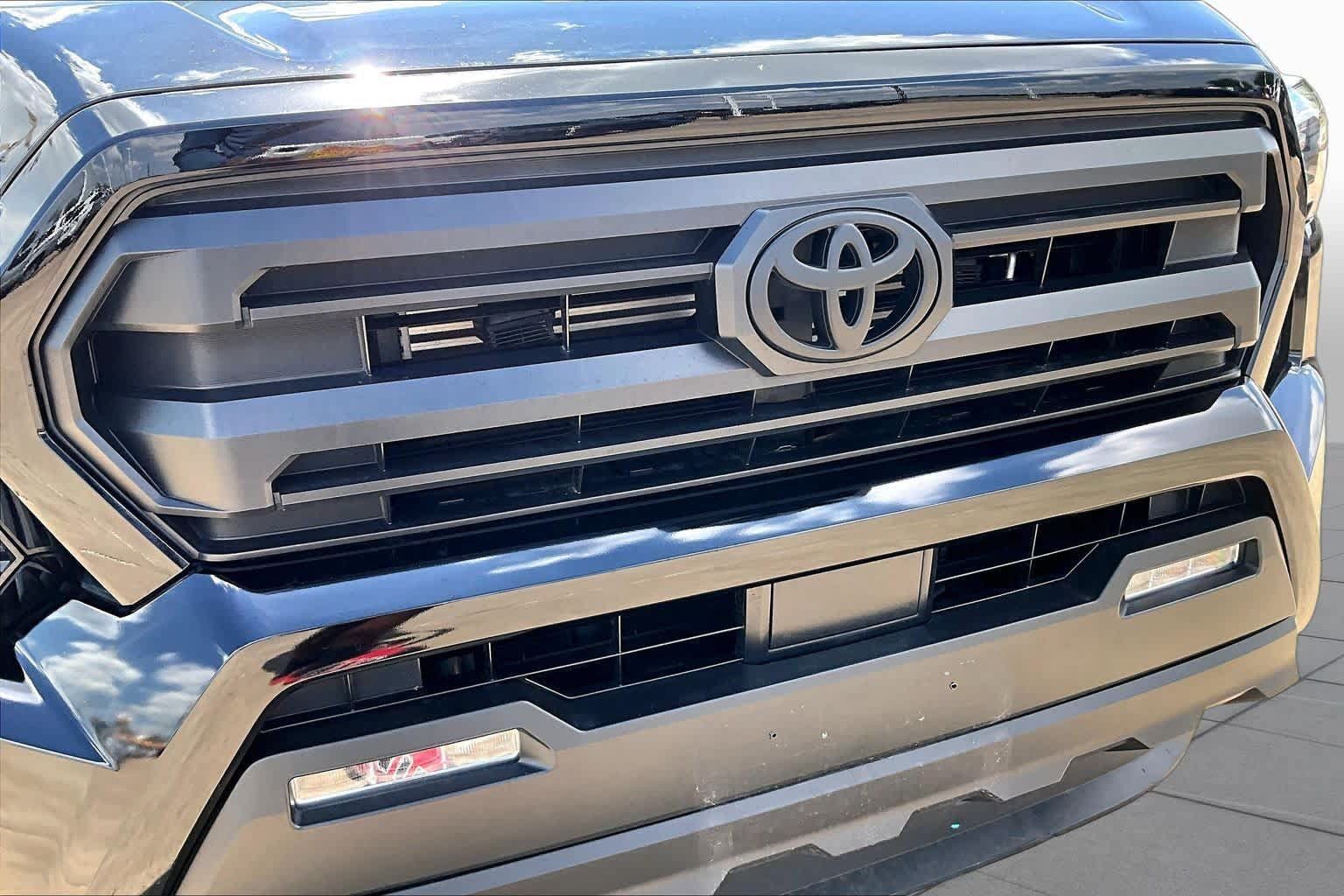 Used 2026 Toyota Tacoma SR5 AWD/4WD image 30