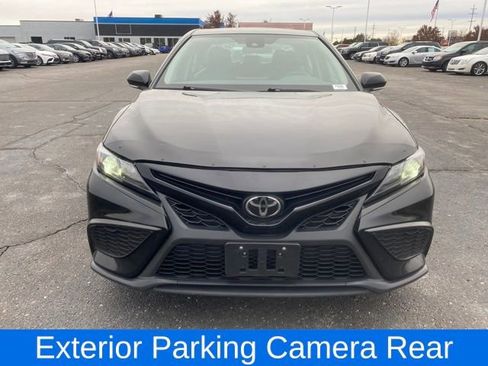 Used 2023 Toyota Camry SE image 3