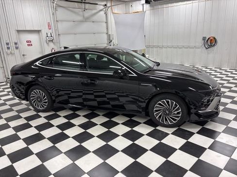 Used 2026 Hyundai Sonata SEL FWD image 2