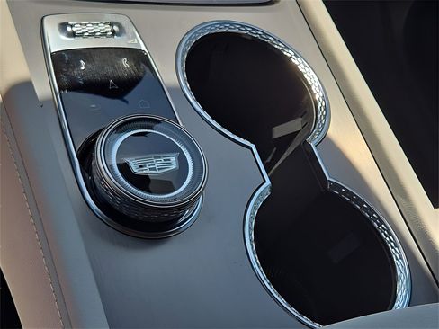 New 2026 Cadillac Vistiq Sport w/ LPO, Floor Liner Package image 25