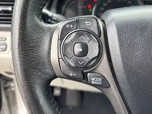 Used 2013 Toyota Venza XLE w/ XLE Premium Pkg image 12