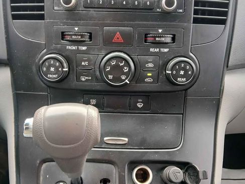 Used 2011 Kia Sedona LX image 11