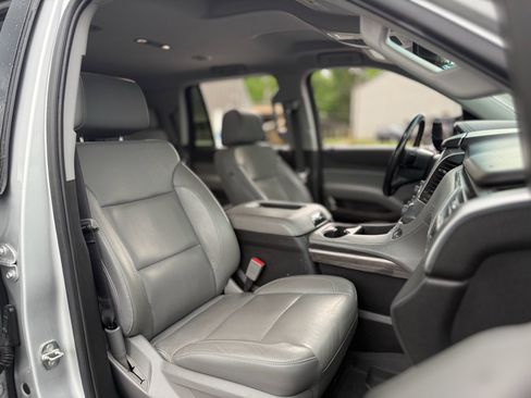 Used 2020 Chevrolet Tahoe LT w/ Luxury Package RWD image 24