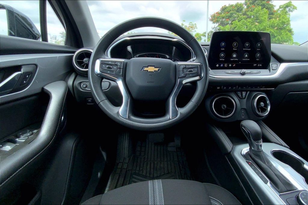 Used 2023 Chevrolet Blazer LT FWD image 5