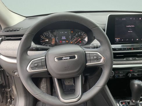 Used 2022 Jeep Compass Latitude image 18