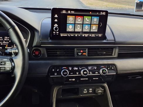 Used 2025 Honda Pilot Elite image 16