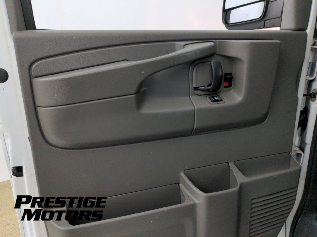 Used 2014 Chevrolet Express 2500 Extended RWD image 20