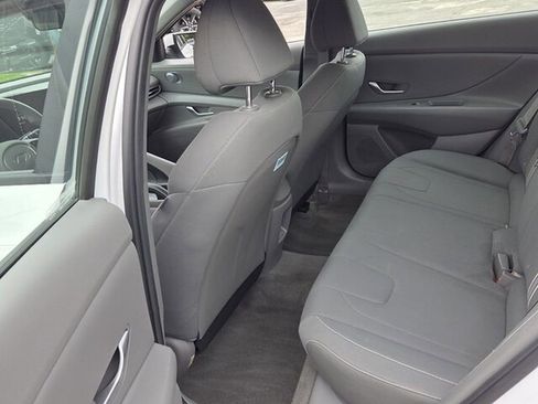 Used 2024 Hyundai Elantra SEL FWD image 8