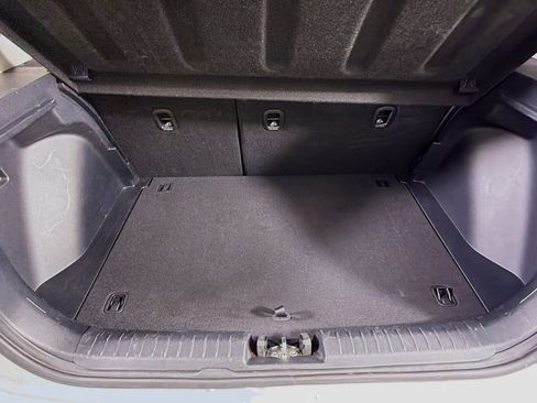 Used 2025 Hyundai Venue SEL FWD image 28