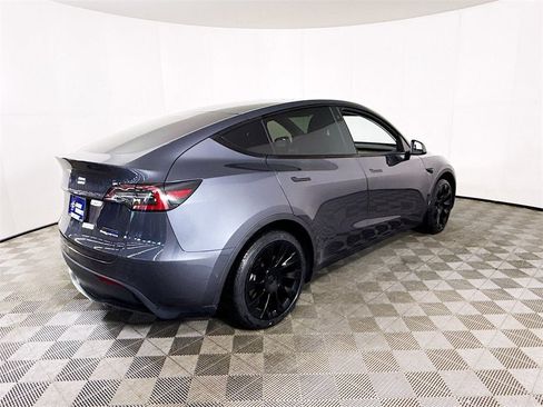 Used 2020 Tesla Model Y Long Range image 26