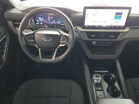 Used 2025 Ford Explorer ST-Line RWD image 30