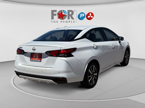 Used 2025 Nissan Versa SV FWD image 5
