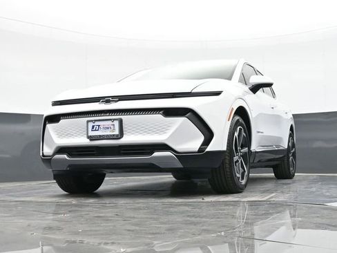 New 2025 Chevrolet Equinox EV LT image 53