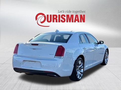 Used 2019 Chrysler 300 Limited w/ Safetytec Plus Group image 2