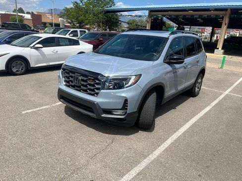 Used 2023 Honda Passport TrailSport image 2